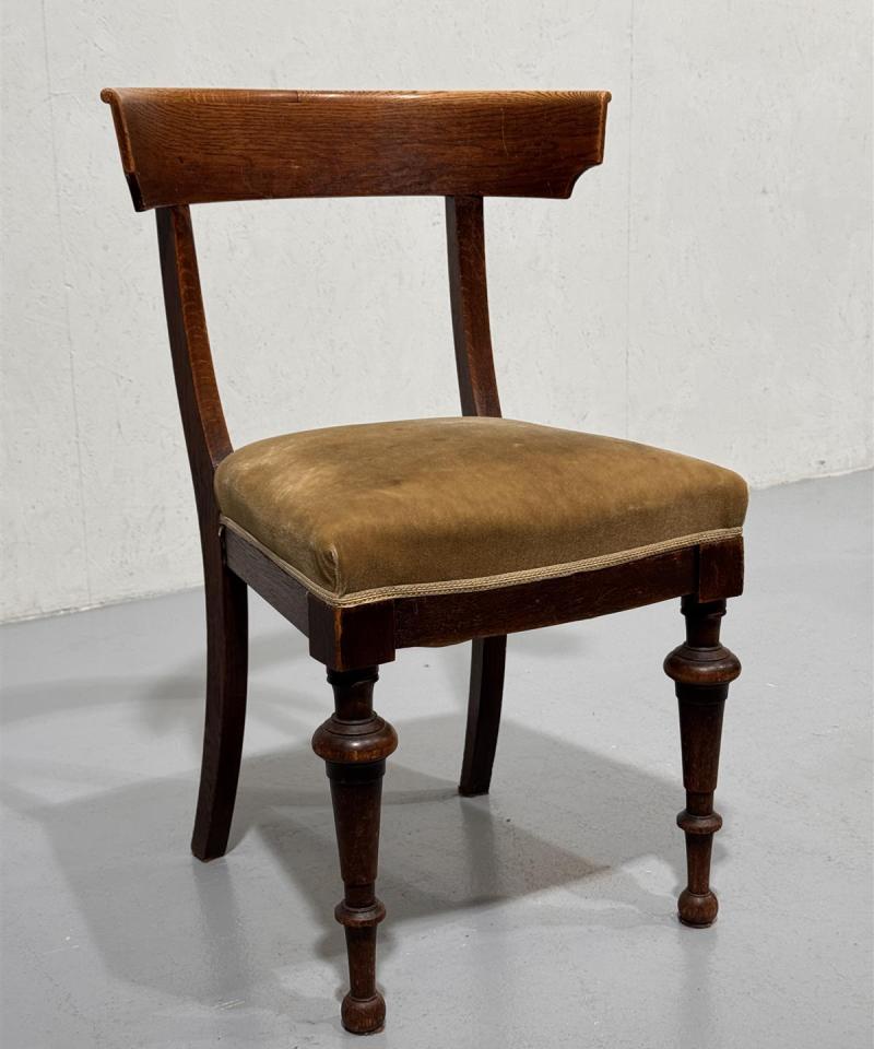 Antiikkinen tuoli 1900 luvun alku