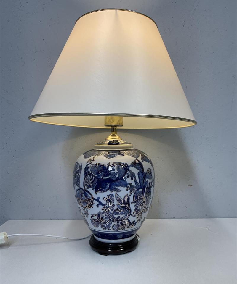Pöytävalaisin posliinijalka käsinmaalattu