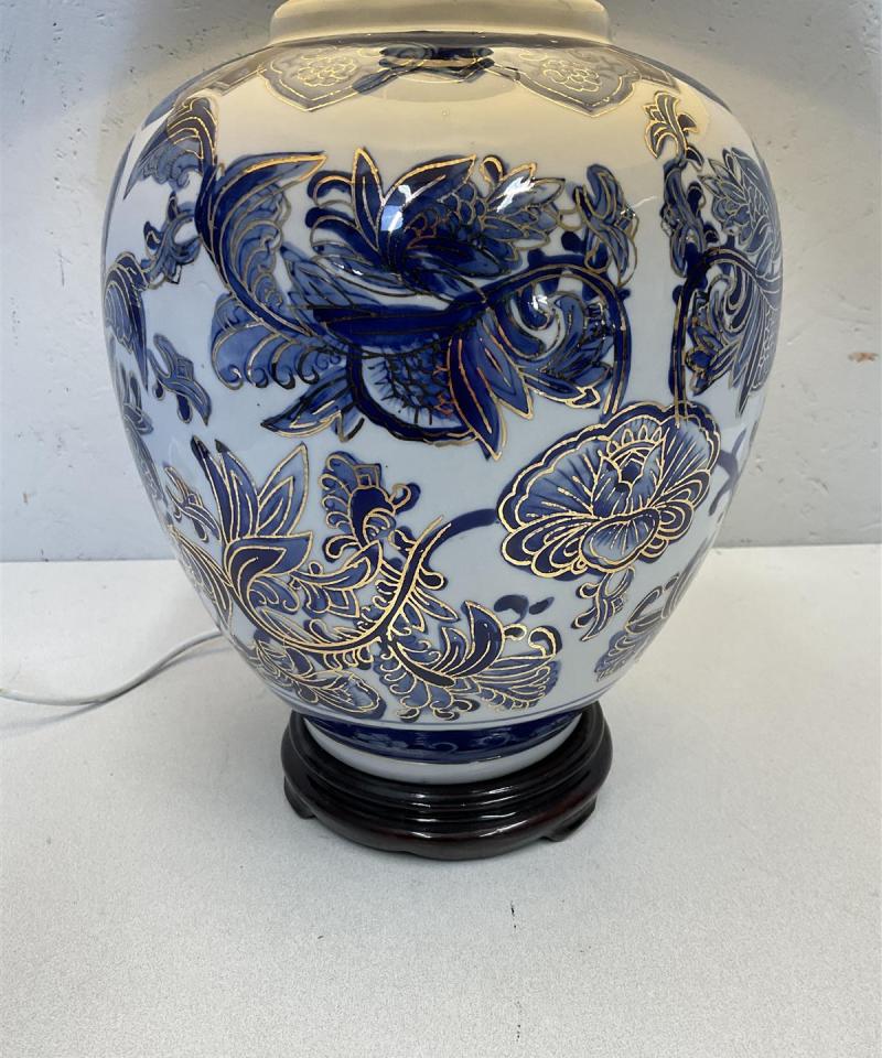 Pöytävalaisin posliinijalka käsinmaalattu