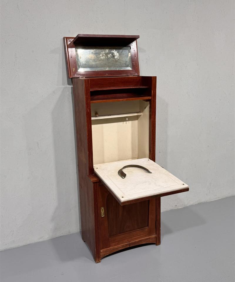 Antiikkinen laivakaappi 1800 luku