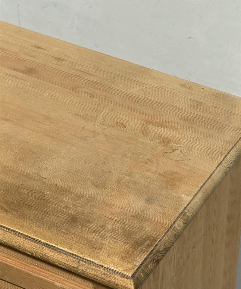 Vintage talonpoikaistyyli lipasto