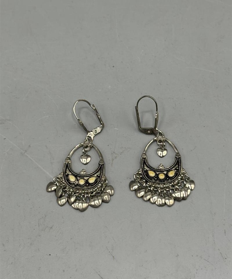 Korvakorut pikkusydämet