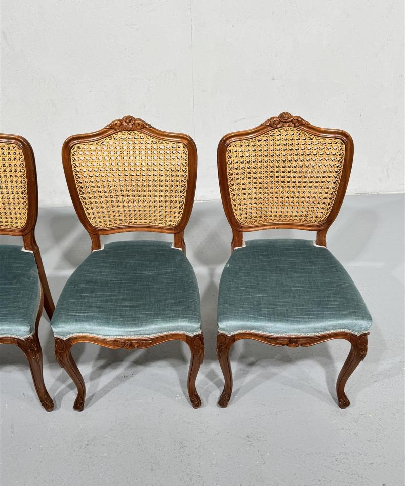 Vintage rottinki rokokoo tuolit, sininen sametti (4 kpl)