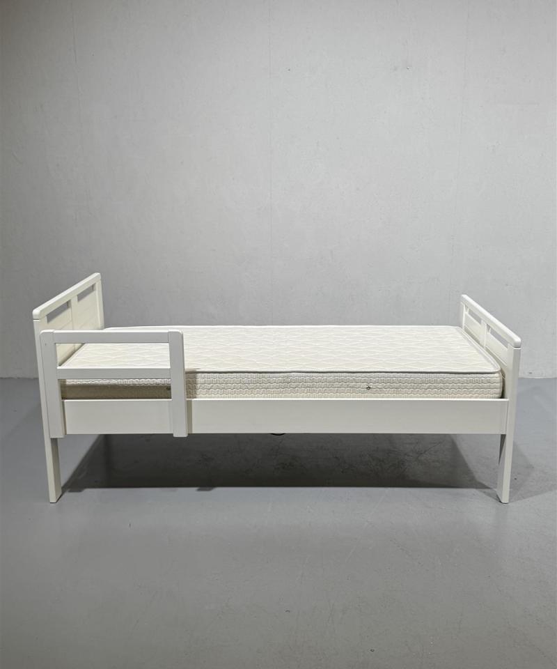 Kiteen Huonekalutehdas säädettävä sänky 90x200