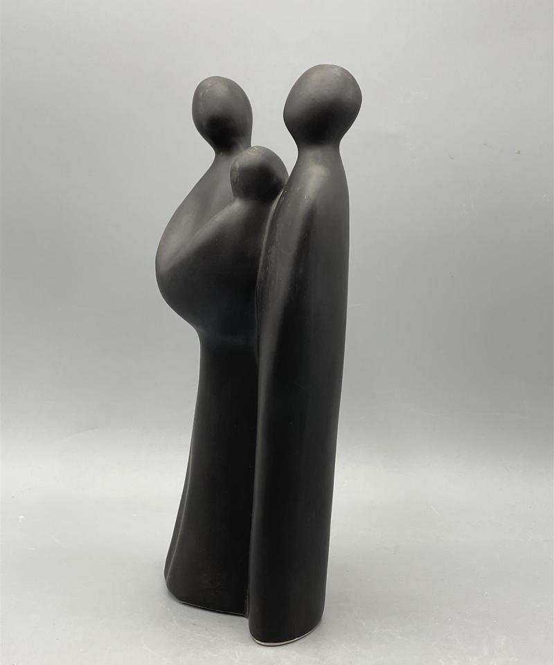 Keraaminen ”Perhe” figuuri