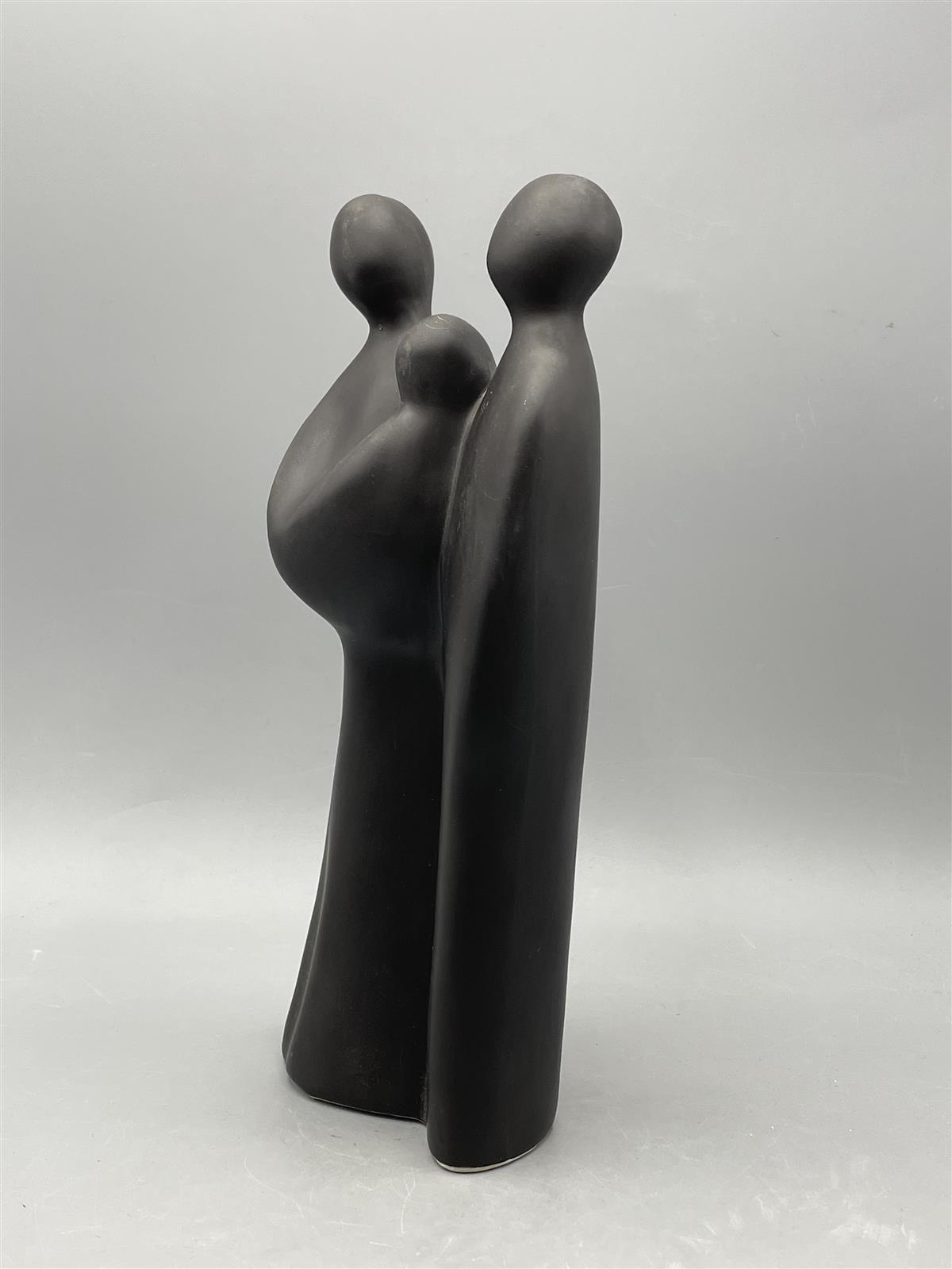 Keraaminen ”Perhe” figuuri