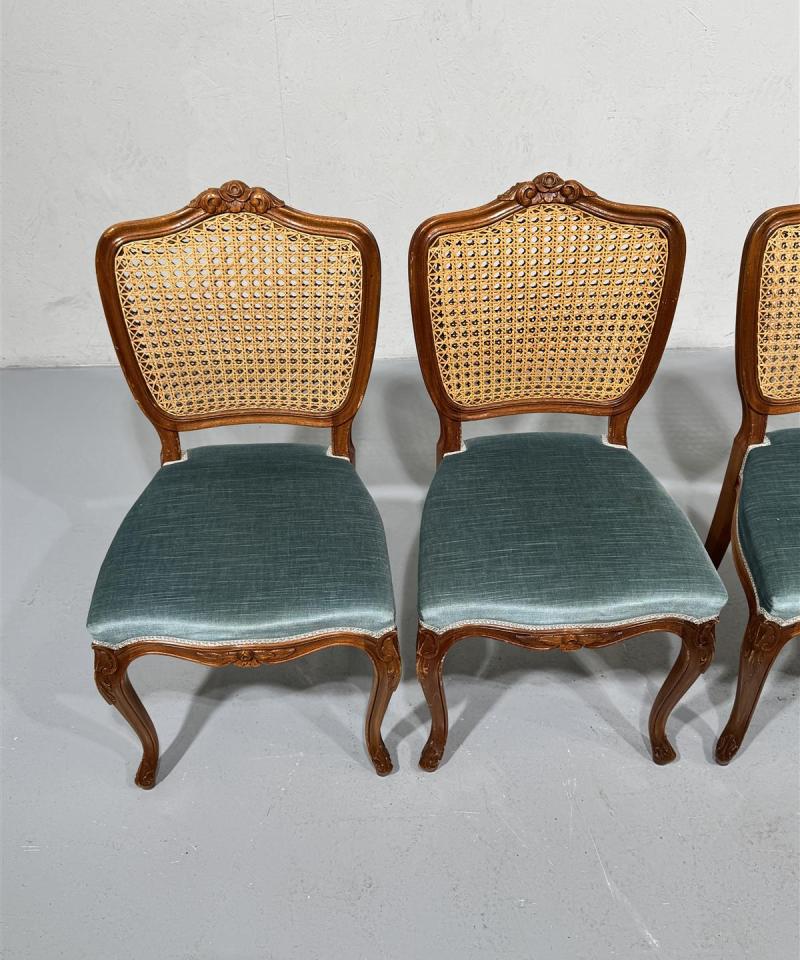 Vintage rottinki rokokoo tuolit, sininen sametti (4 kpl)