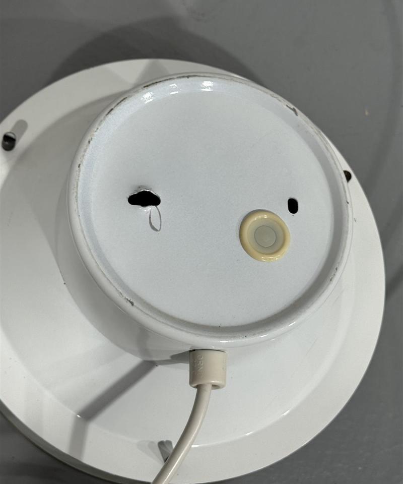 Retro seinävalaisin