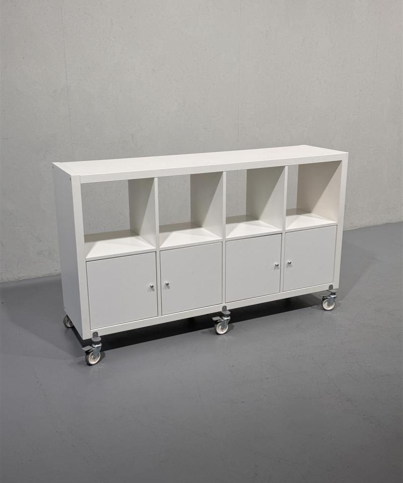 Ikea Kallax hyllykkö rullilla