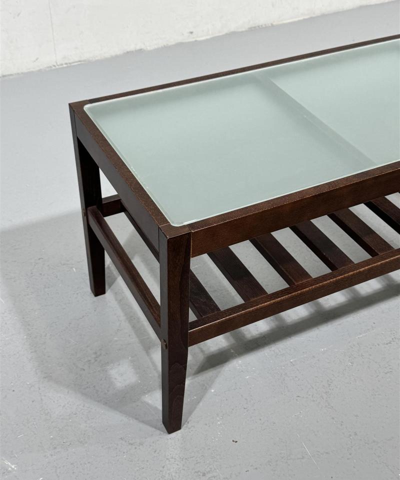 Ritilä sohvapöytä lasikannella