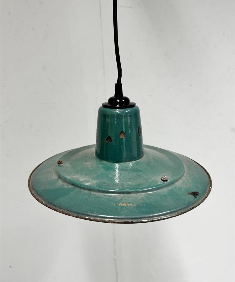 Vintage industrial metalli vihreä, musta johto