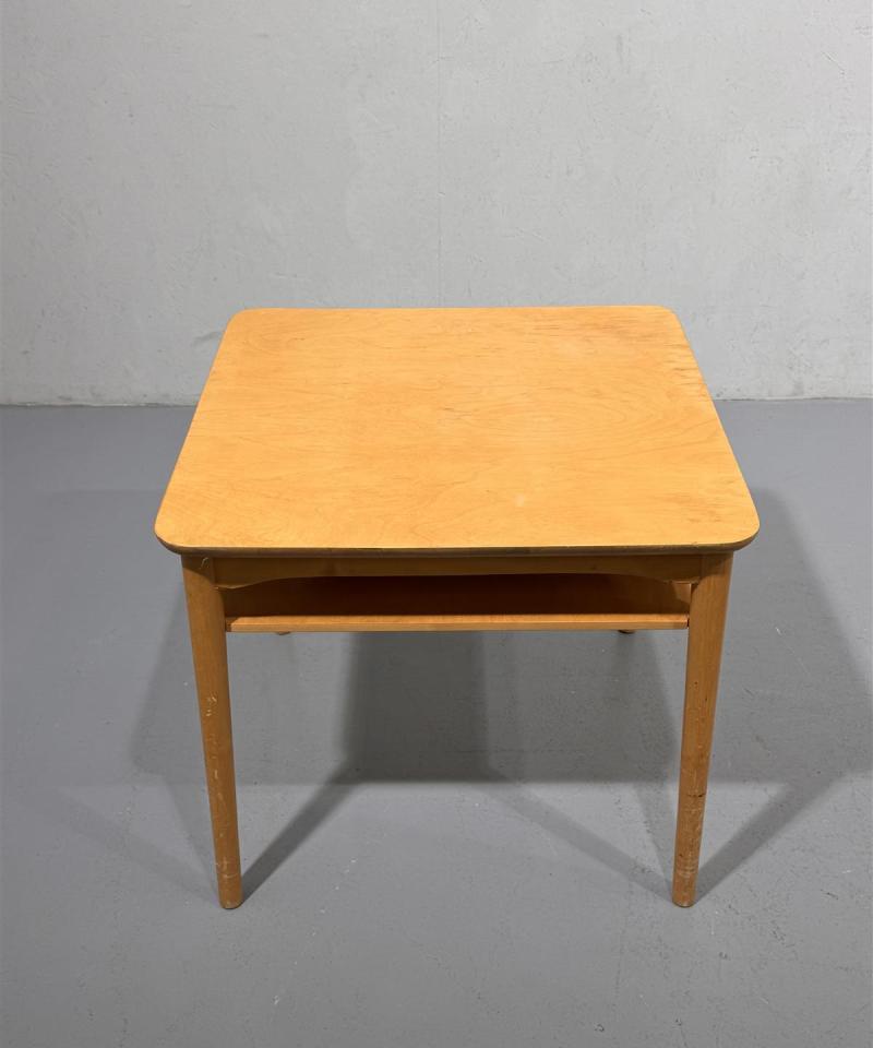 Vintage sohvapöytä puu