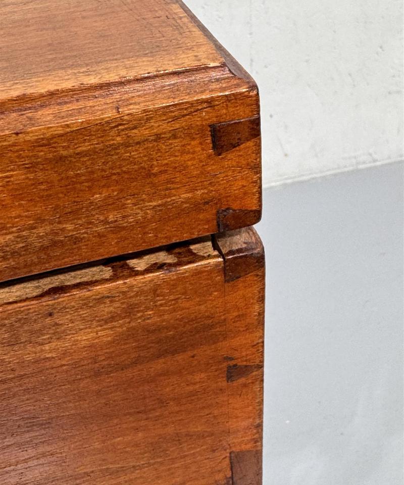 Mahonkinen säilytyslaatikko