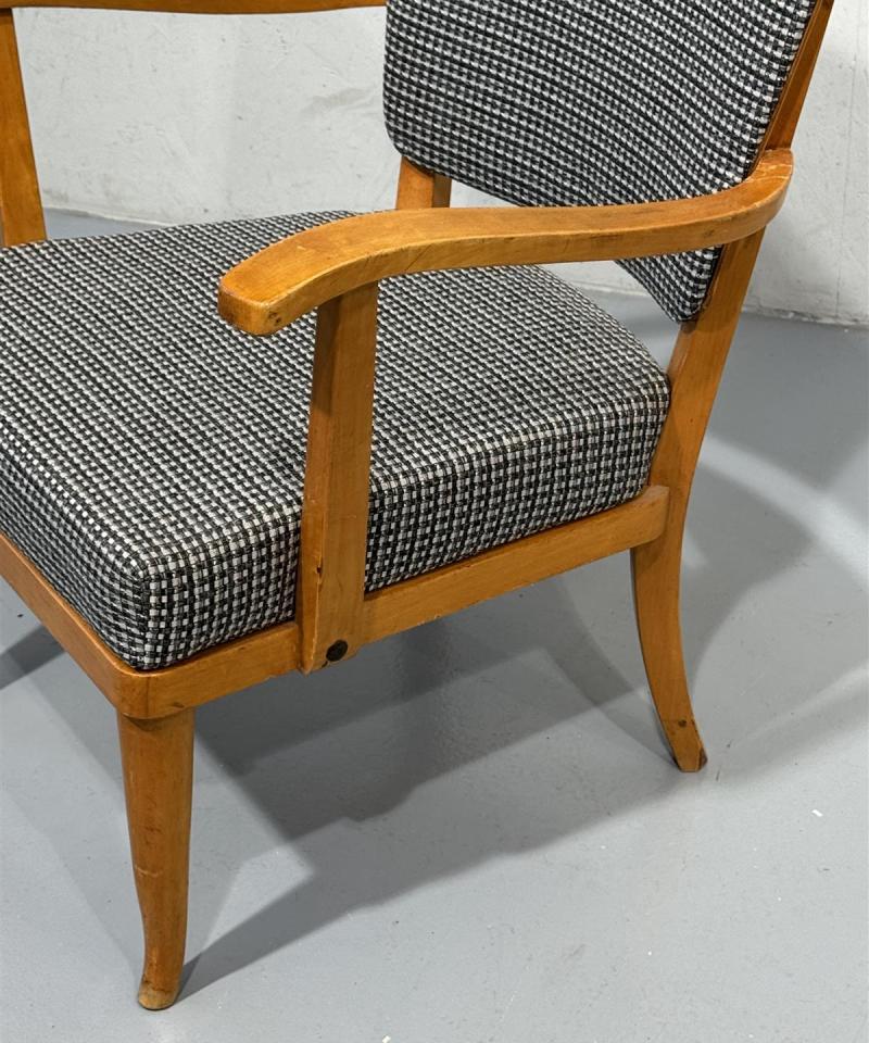 Keravan Puusepäntehdas Einari Kyöstilä nojatuoli