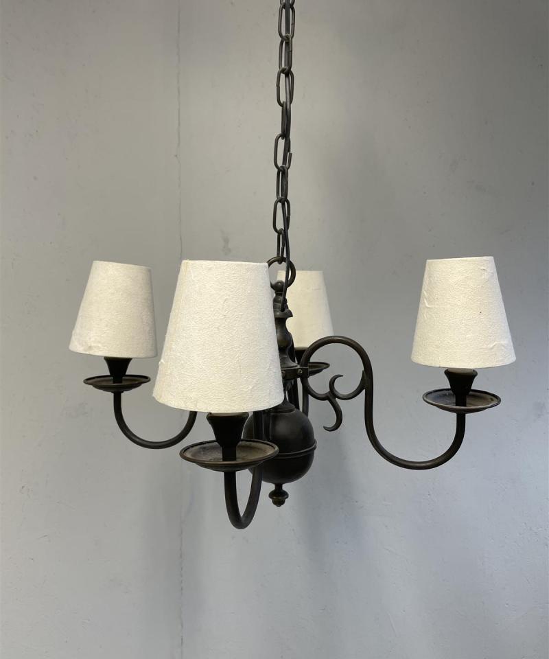 Kattokruunu metallinen 4-valopistettä