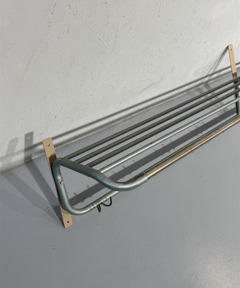 Funkkis Metallinen hattuhylly naulakko 205cm