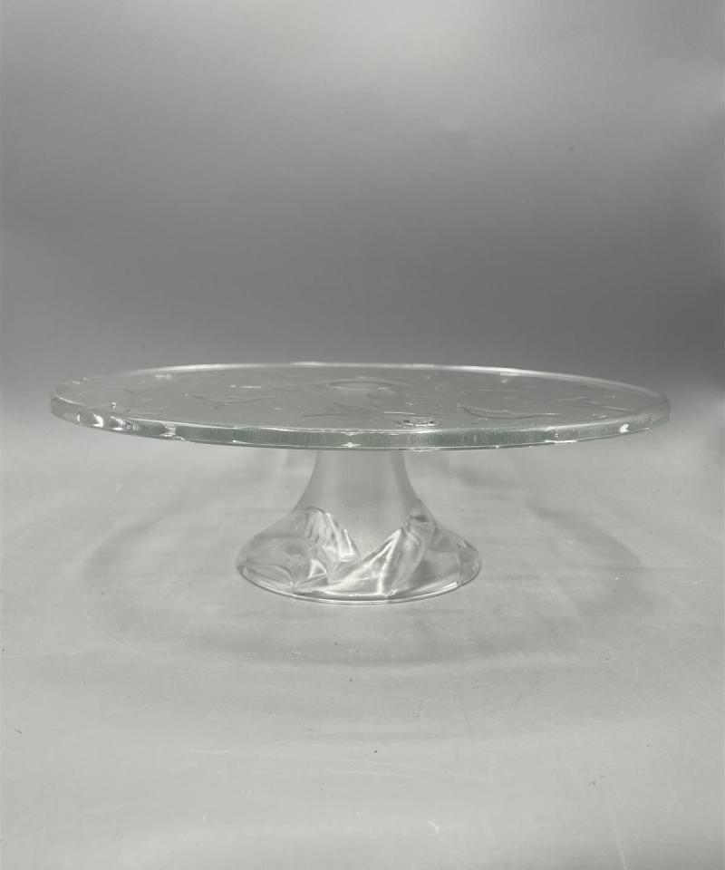 Lasinen jalallinen kakkulautanen