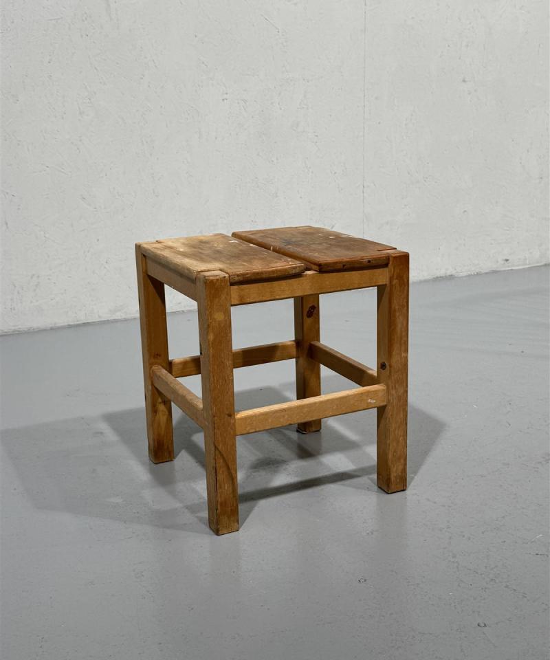 Vintage talonpoikaistyyli jakkara