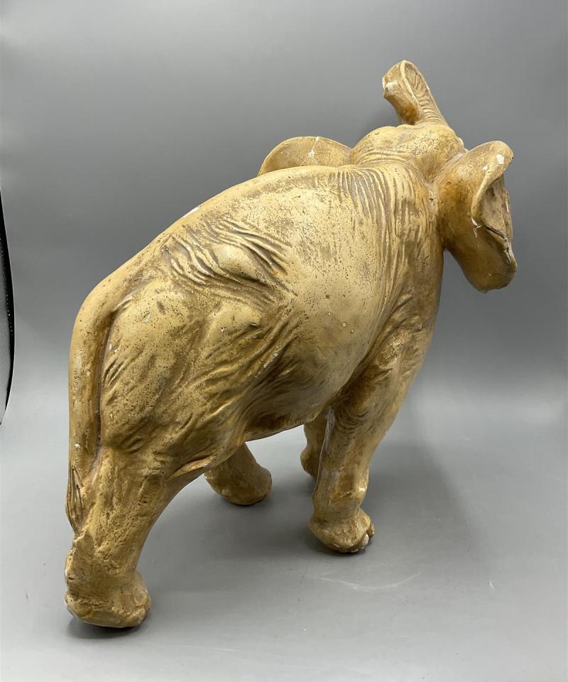 Norsu patsas Kipsiä