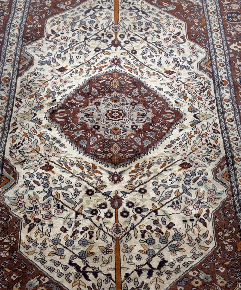 Mäkelin vintage villamatto 141x212