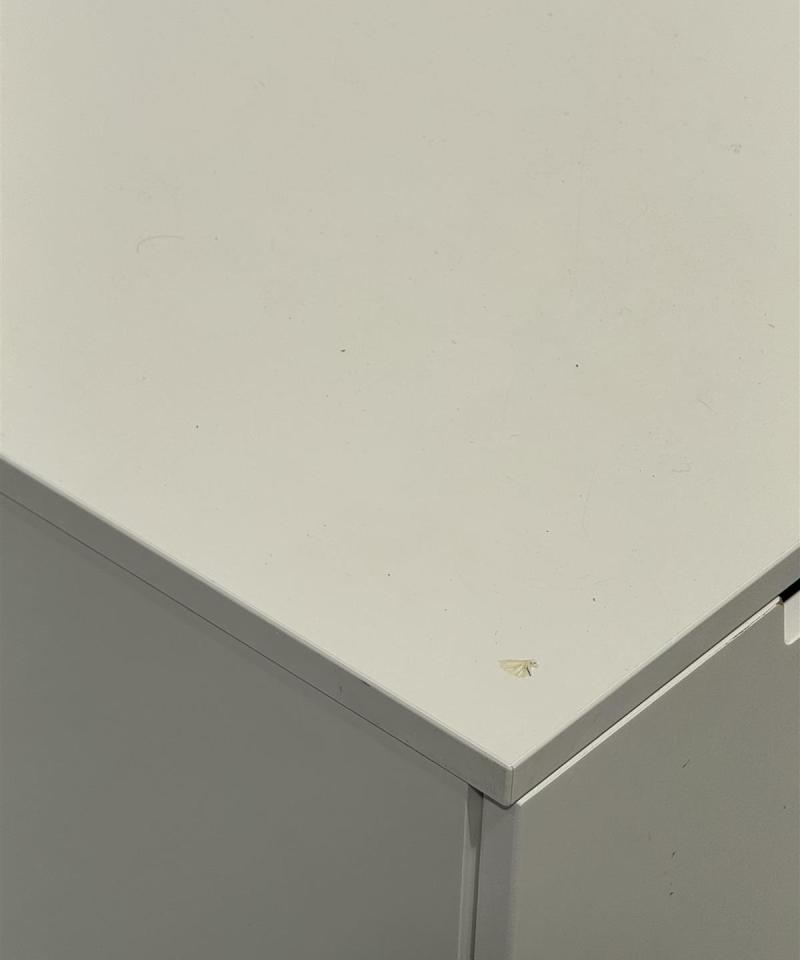 Moderni säilytyskaappi, valkoinen