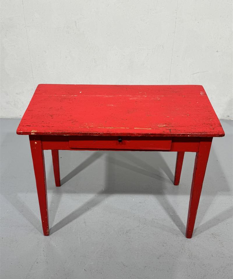 Antiikki puupöytä ja talonpoikais tuolit (2 kpl)