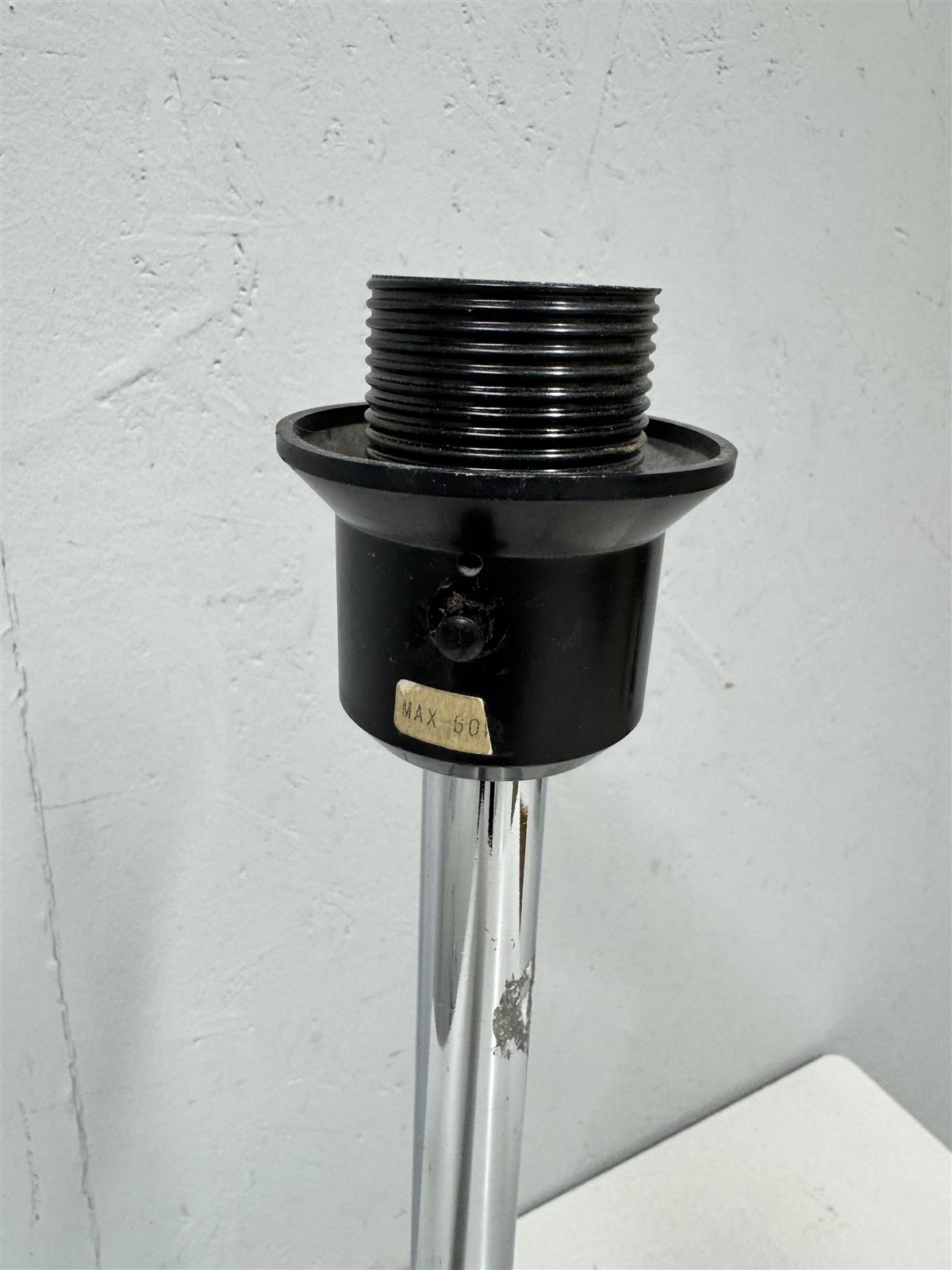 Retro pöytävalaisin jalka, kromi