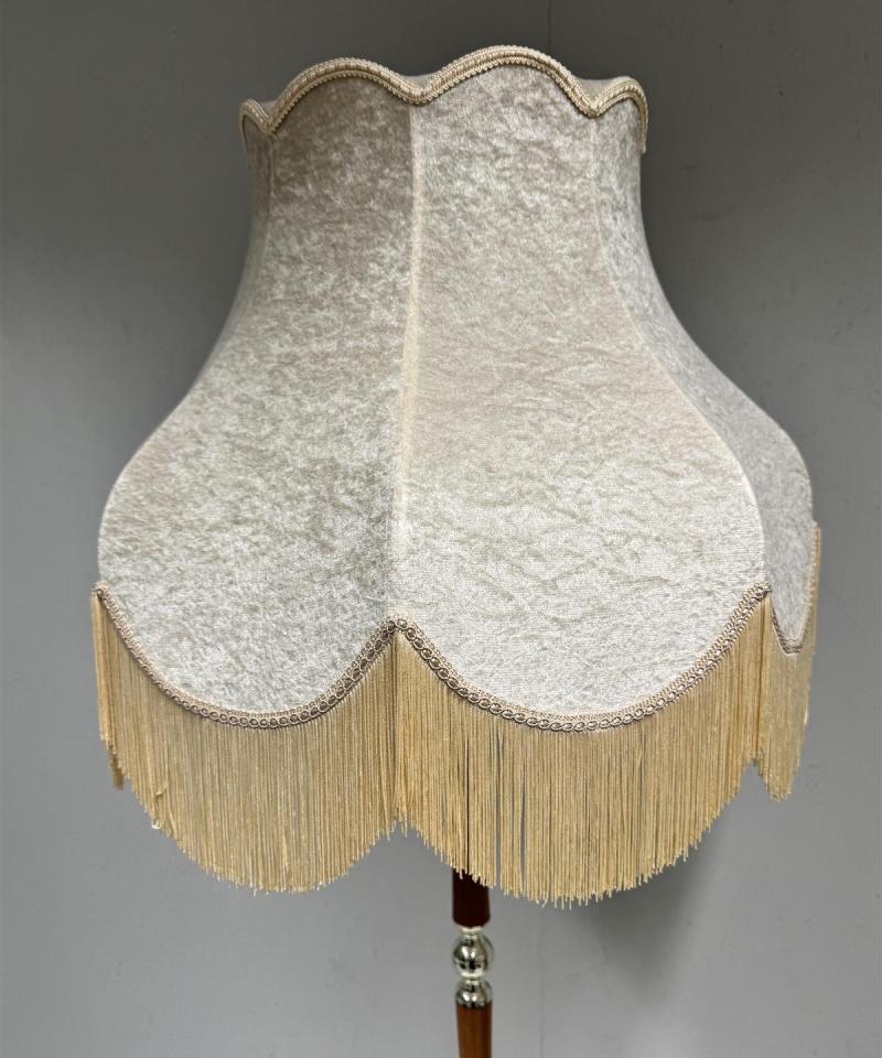 Vintage 70-luku lattiavalaisin puu ja metalli