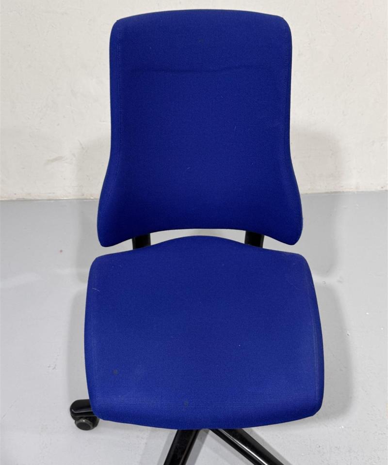 Martela Axia 2 toimistotuoli sininen