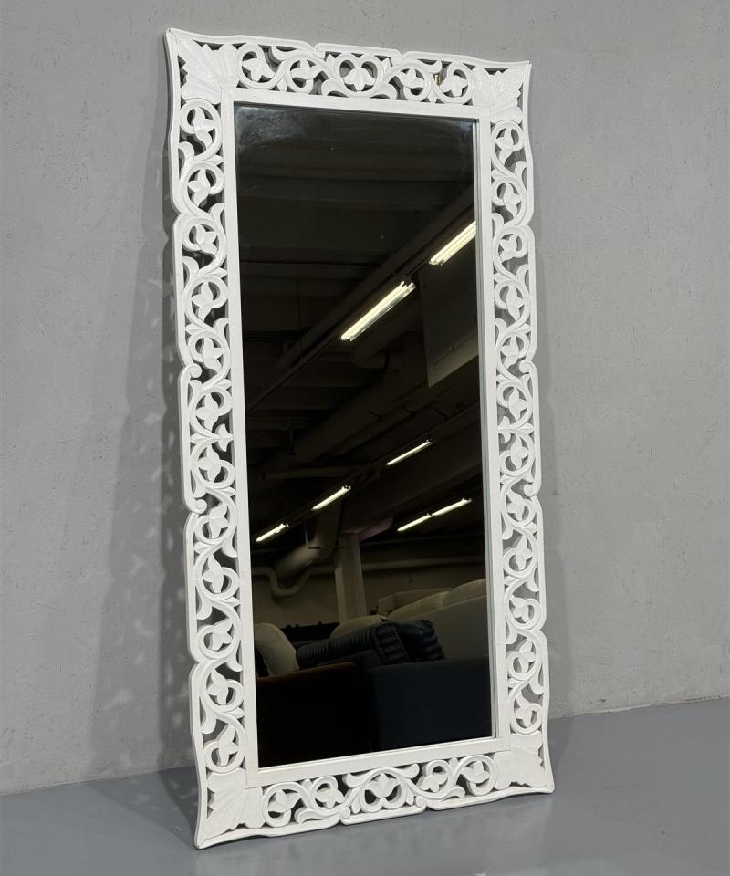 Peili koristeellisella kehyksellä 93x180