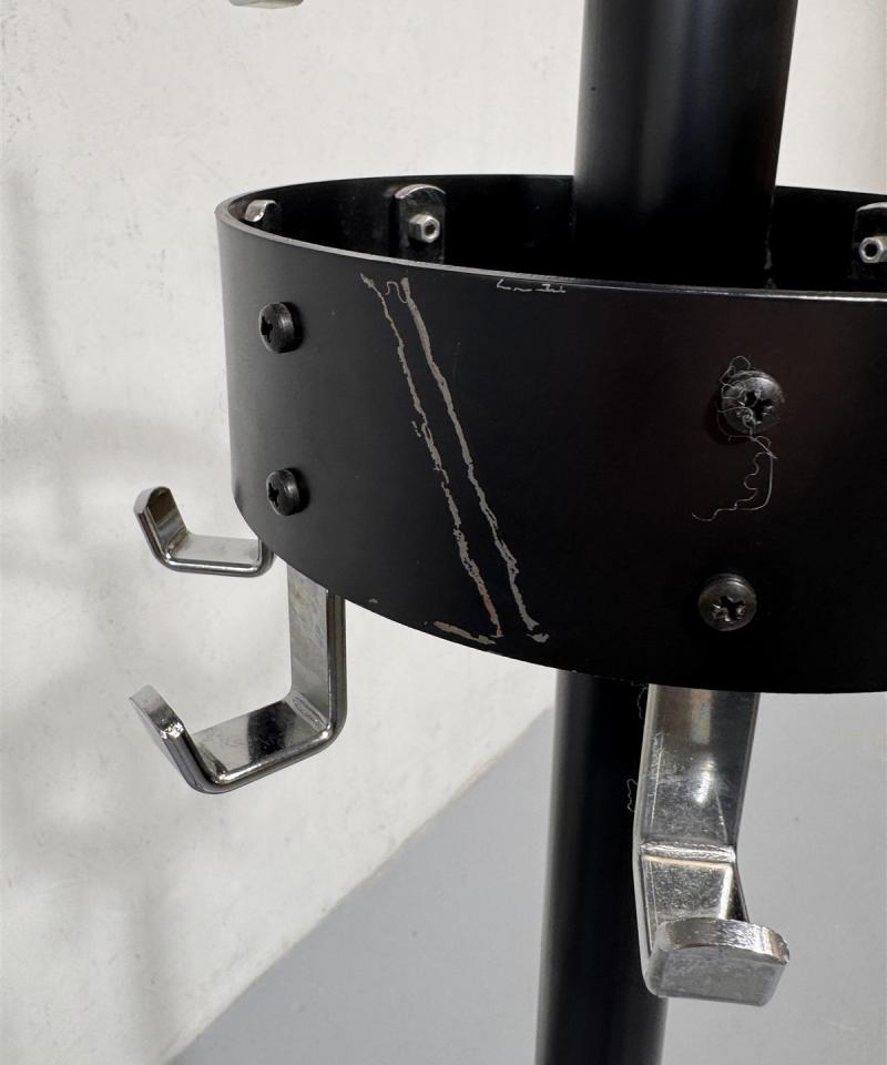 Muuramen Metalli Oy naulakko