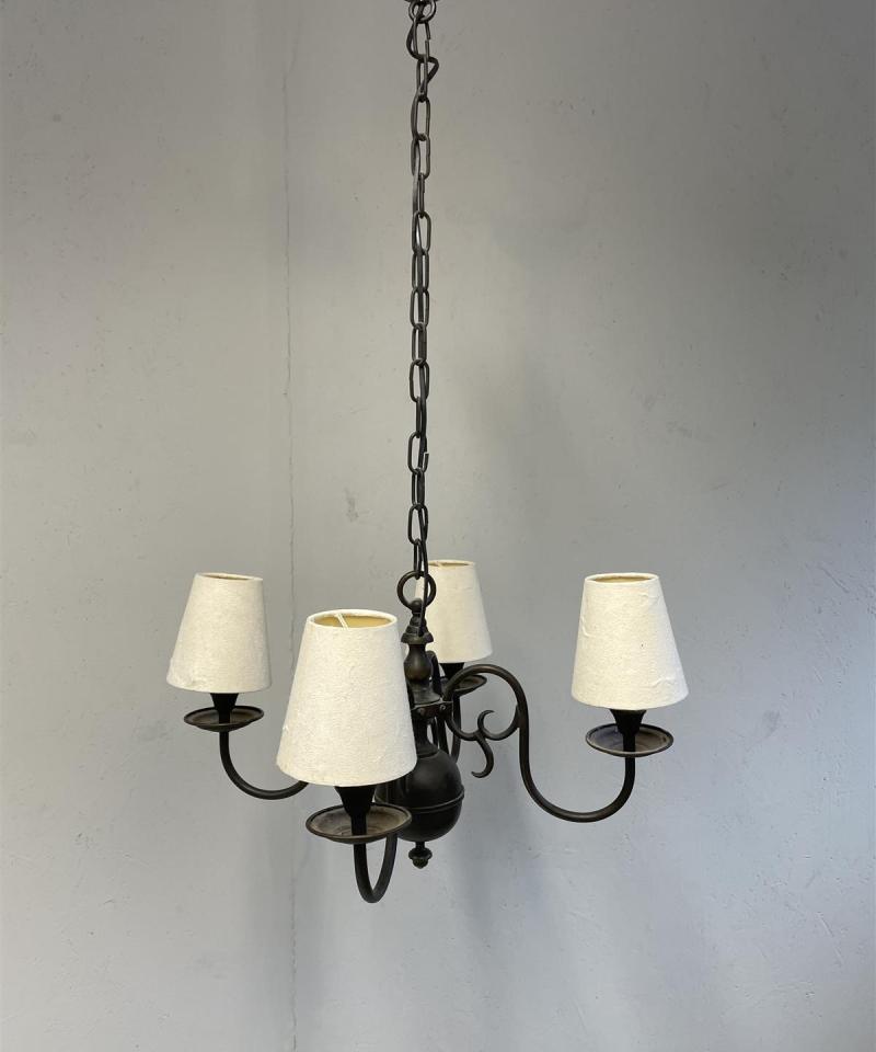 Kattokruunu metallinen 4-valopistettä