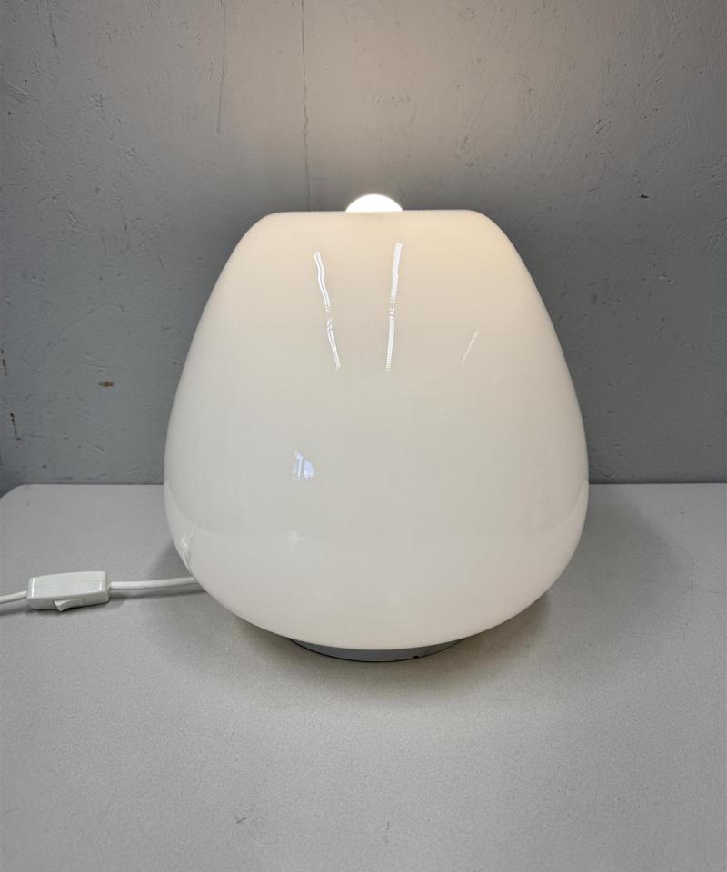 Vintage maitolasi pöytävalaisin