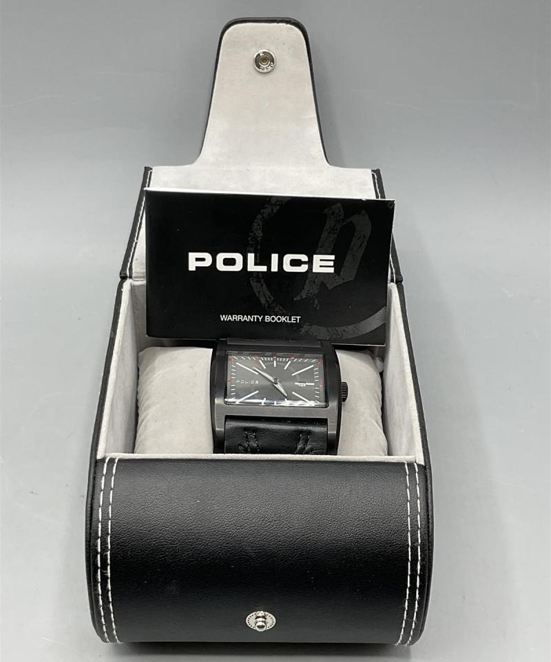 Police rannekello paristokello