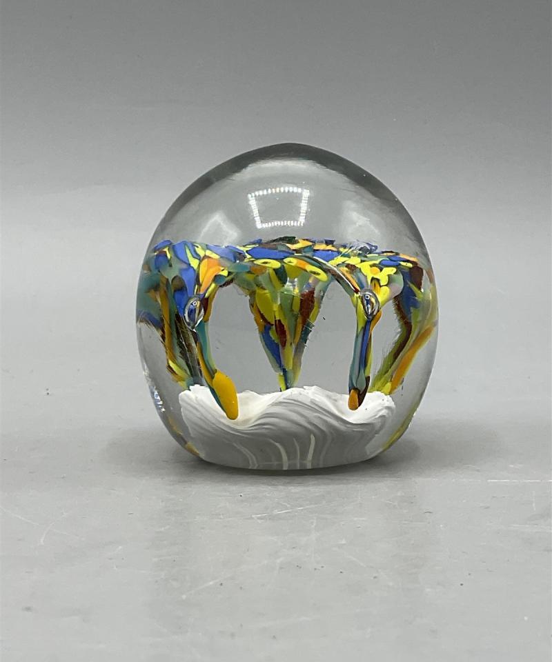 Lasipallo paperipaino