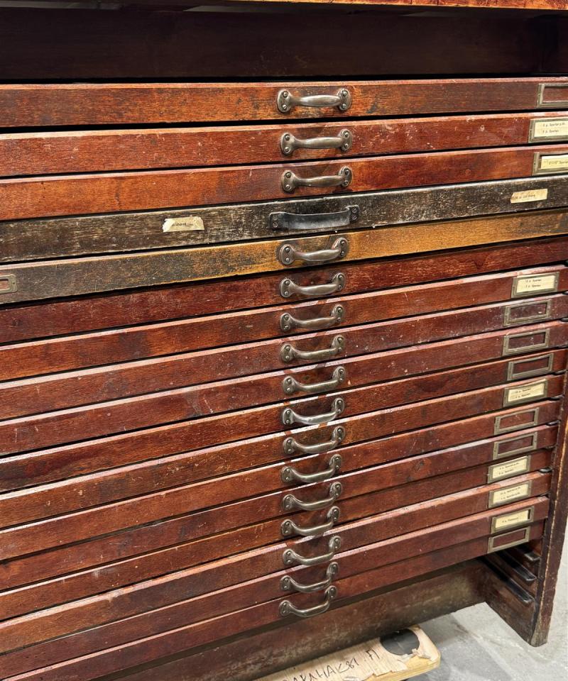 Kirjapainon iso kasti lokerikko tumma