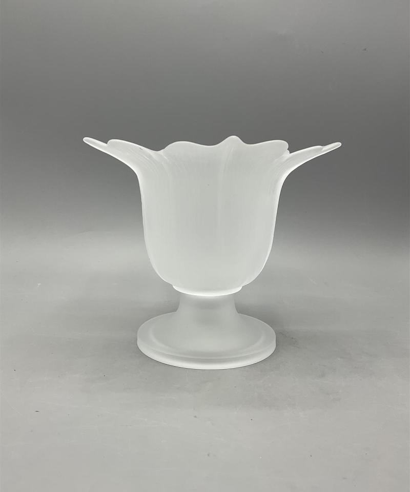 Lasinen huurrelasimaljakko