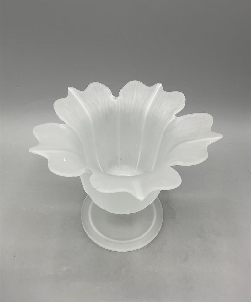 Lasinen huurrelasimaljakko