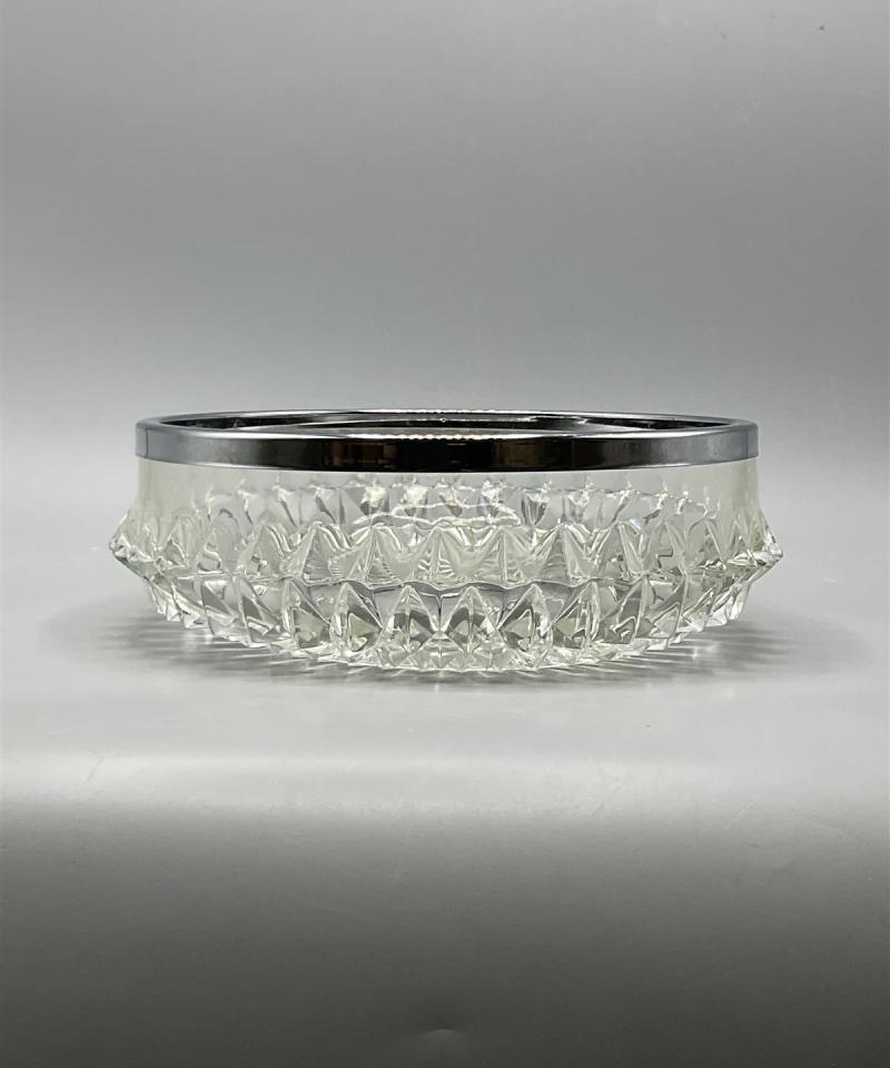 Lasikulho metallireunuksella