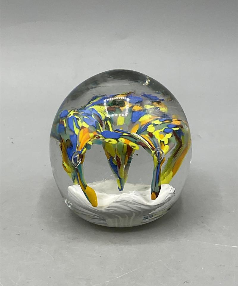 Lasipallo paperipaino