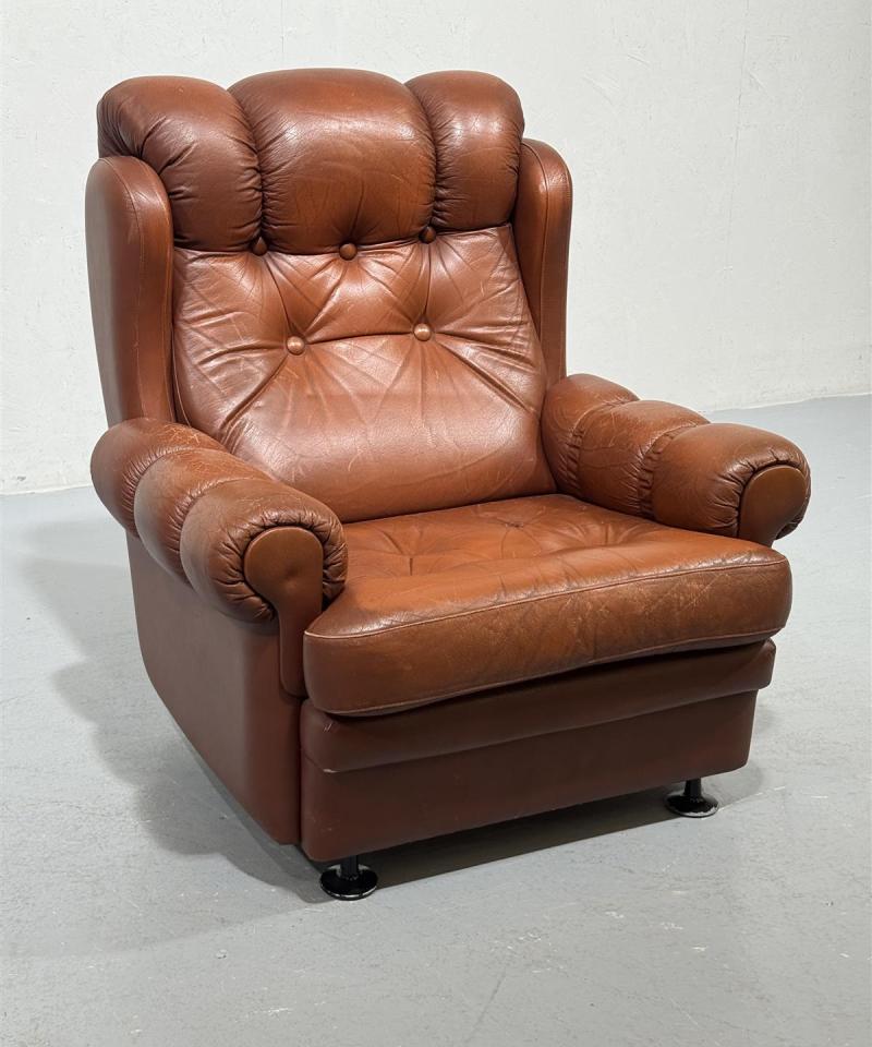 Vintage chesterfield nojatuoli nahka ruskea