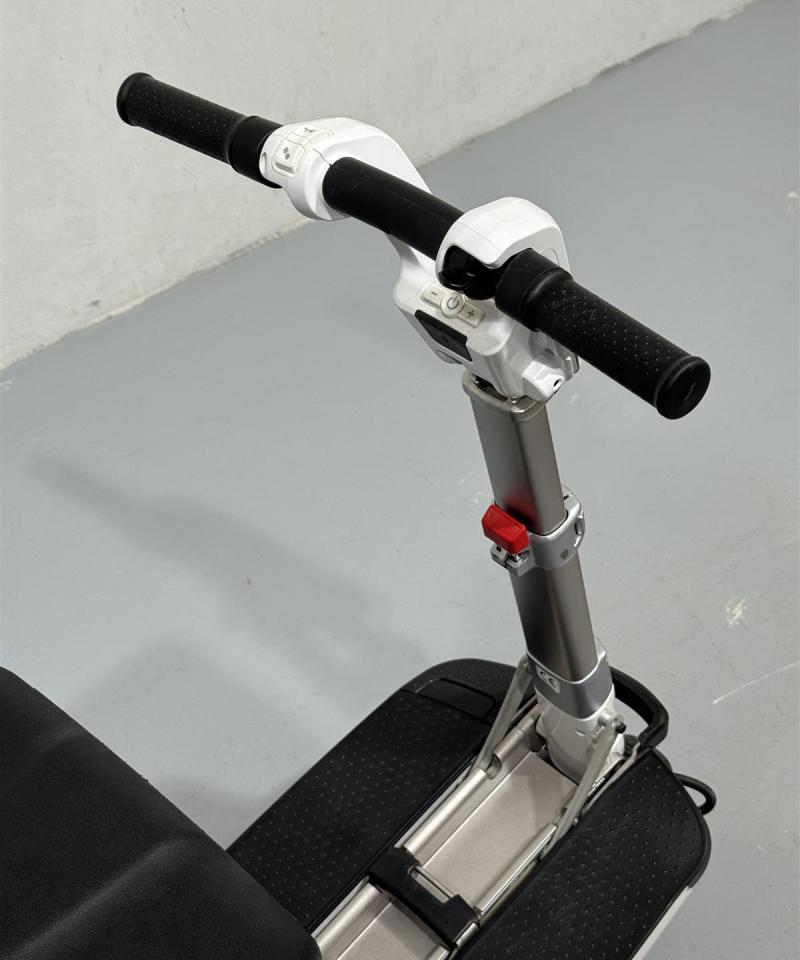 Movinglife Atto Mobility Scooter taitettava sähköskootteri