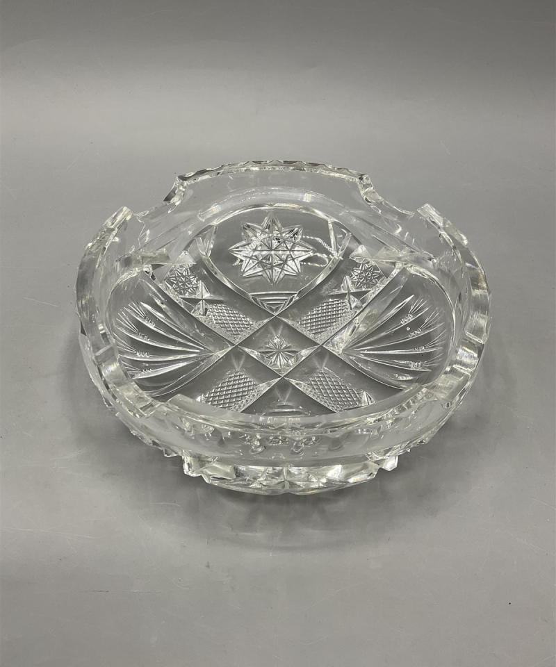 Kristalli tuhka-astia