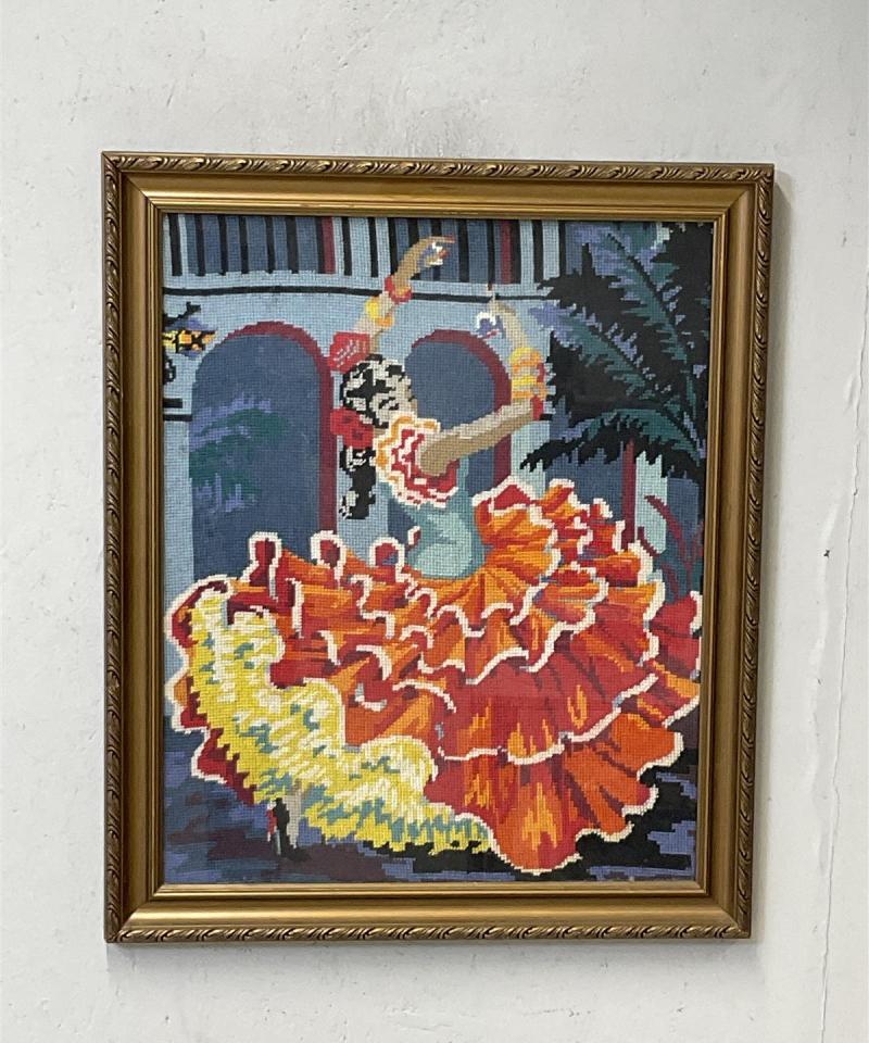 Käsityö flamencoaiheinen ristipistotyö