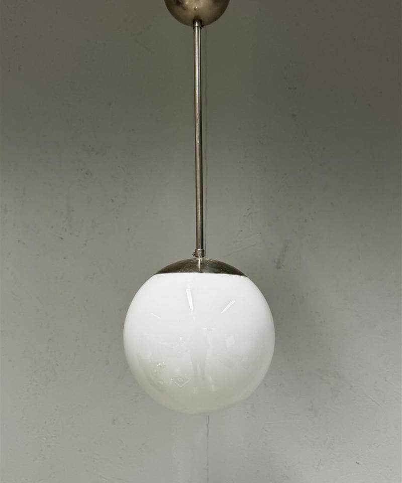 Vintage pallovalaisin maitolasi ja kromi