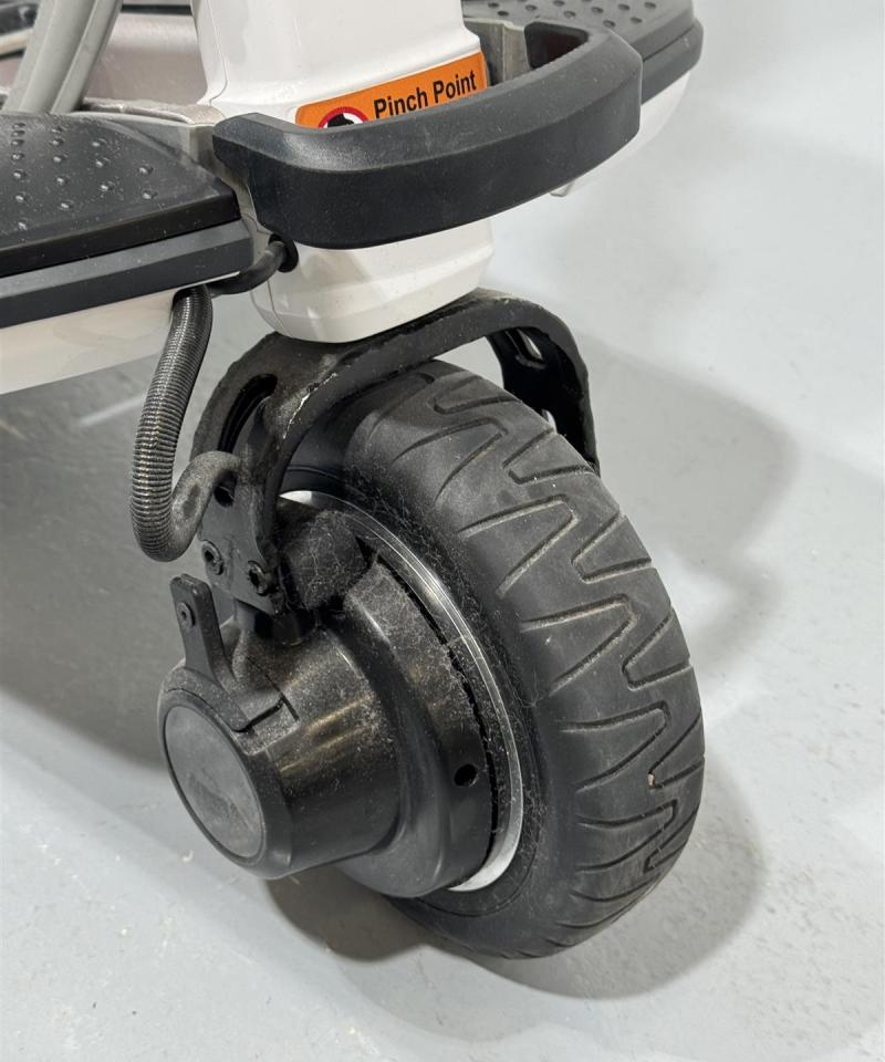 Movinglife Atto Mobility Scooter taitettava sähköskootteri