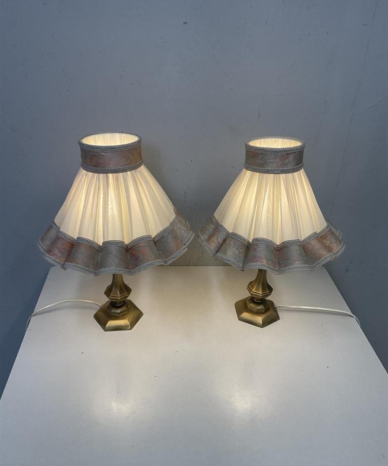 Vintage pöytävalaisin pari kangasvarjostimella, messinki