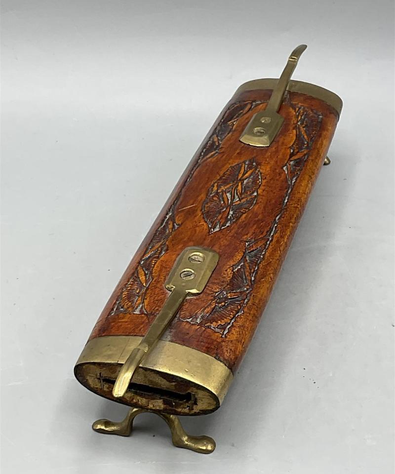 Intialainen veitsisetti puukahvalla