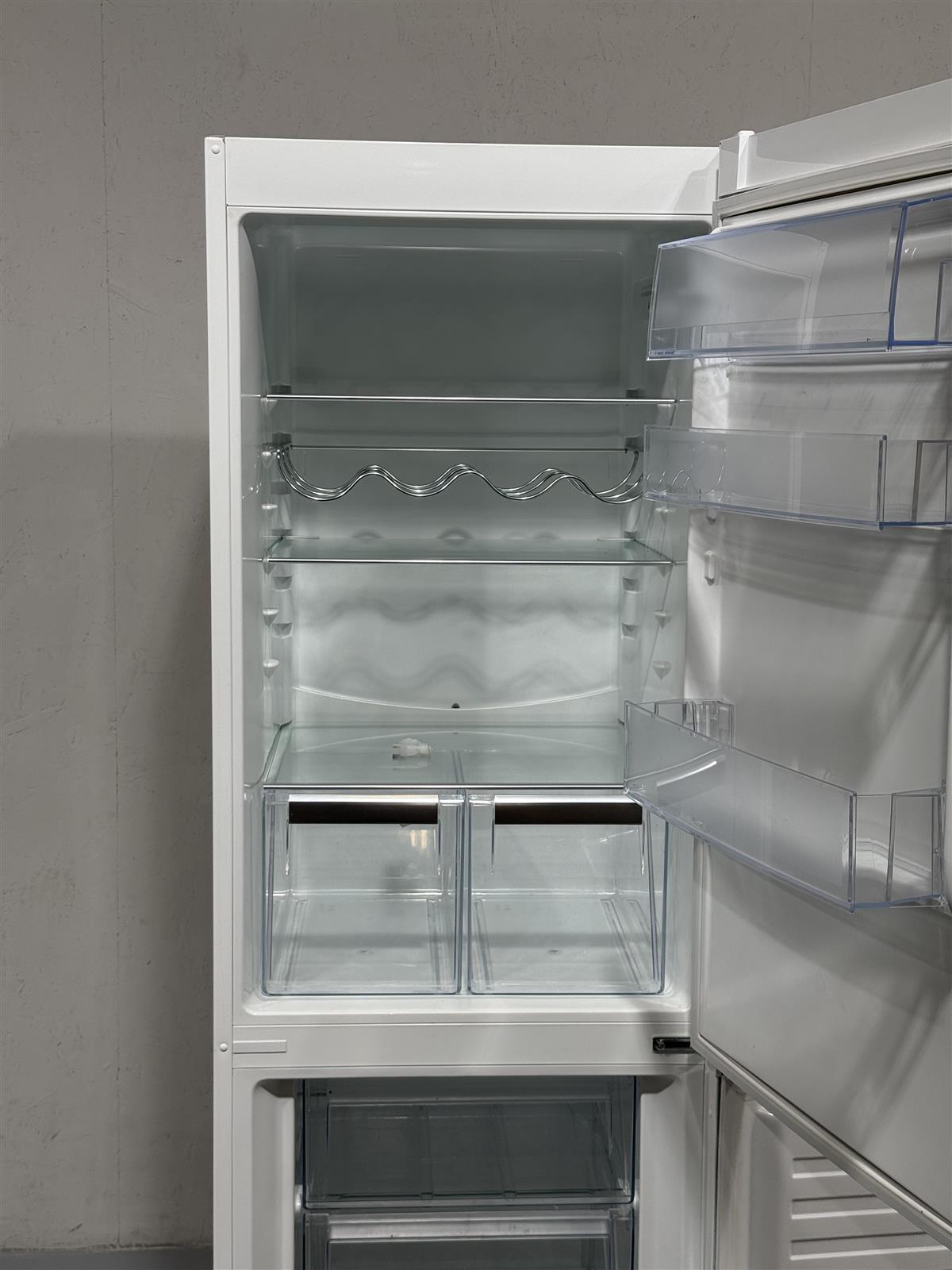 Electrolux EN3441JOW jääkaappipakastin valkoinen