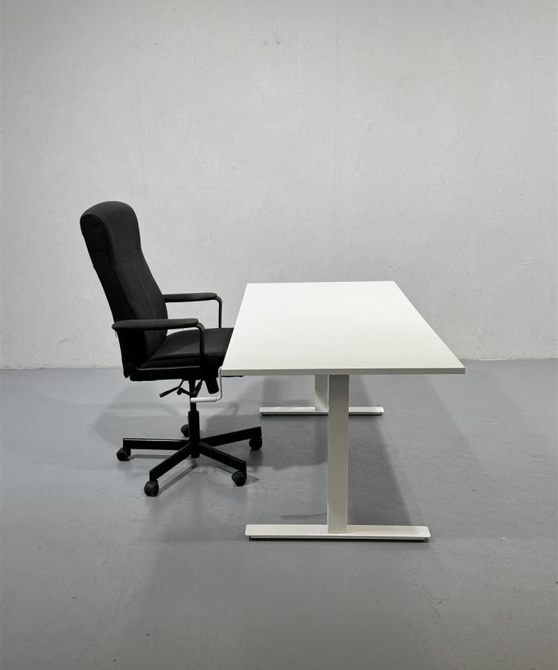 Ikea Skarsta työpöytä 160x80 ja Ikea työtuoli